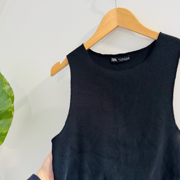 ZARA | Black Crop Round Neck Ribbed Tank Top Size Medium - Picture 2 of 4